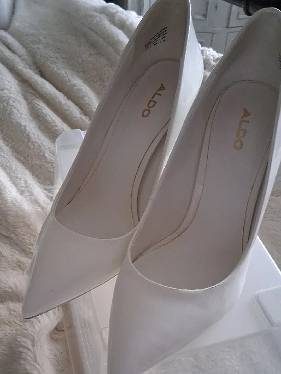 Aldo Glossy White Pointed-Toe Stiletto Pumps 3 1/2 Heels - Picture 2 of 6